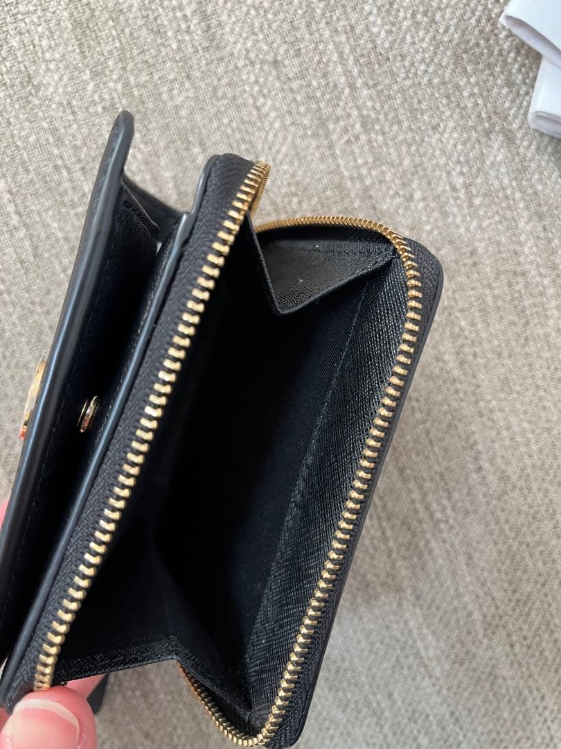 トリーバーチ 二つ折り財布