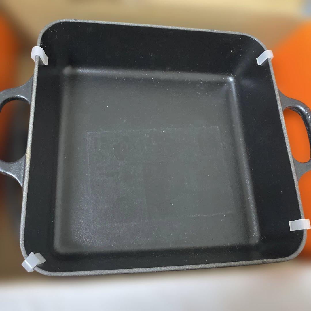 ル・クルーゼ(LE CREUSET) ココット・スクエア　24cm 蒸し網付