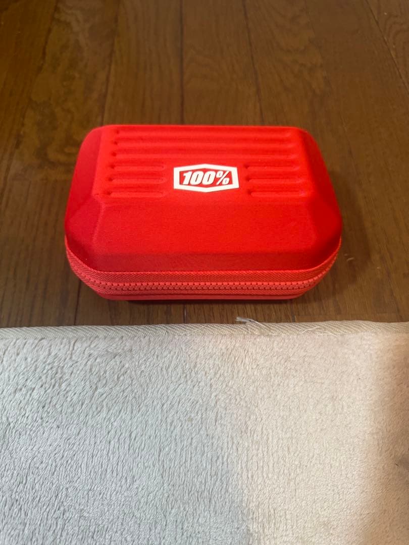 R　赤 スポーツサングラス ケース付き　100%