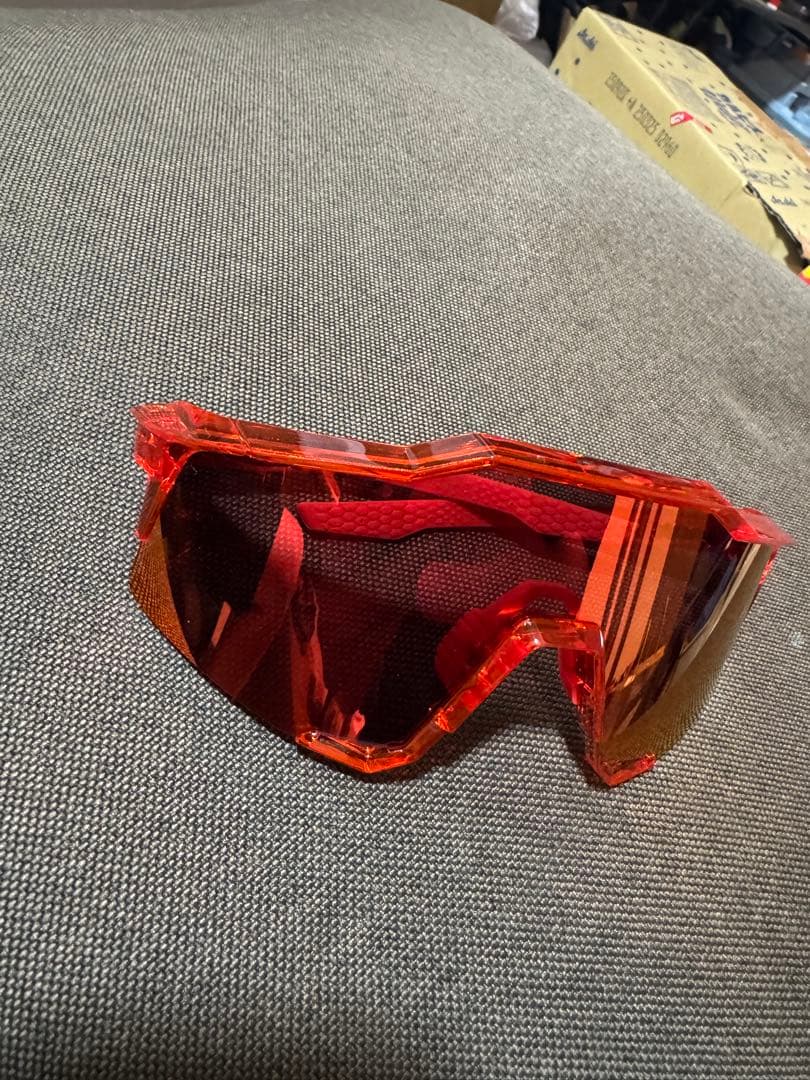 R　赤 スポーツサングラス ケース付き　100%