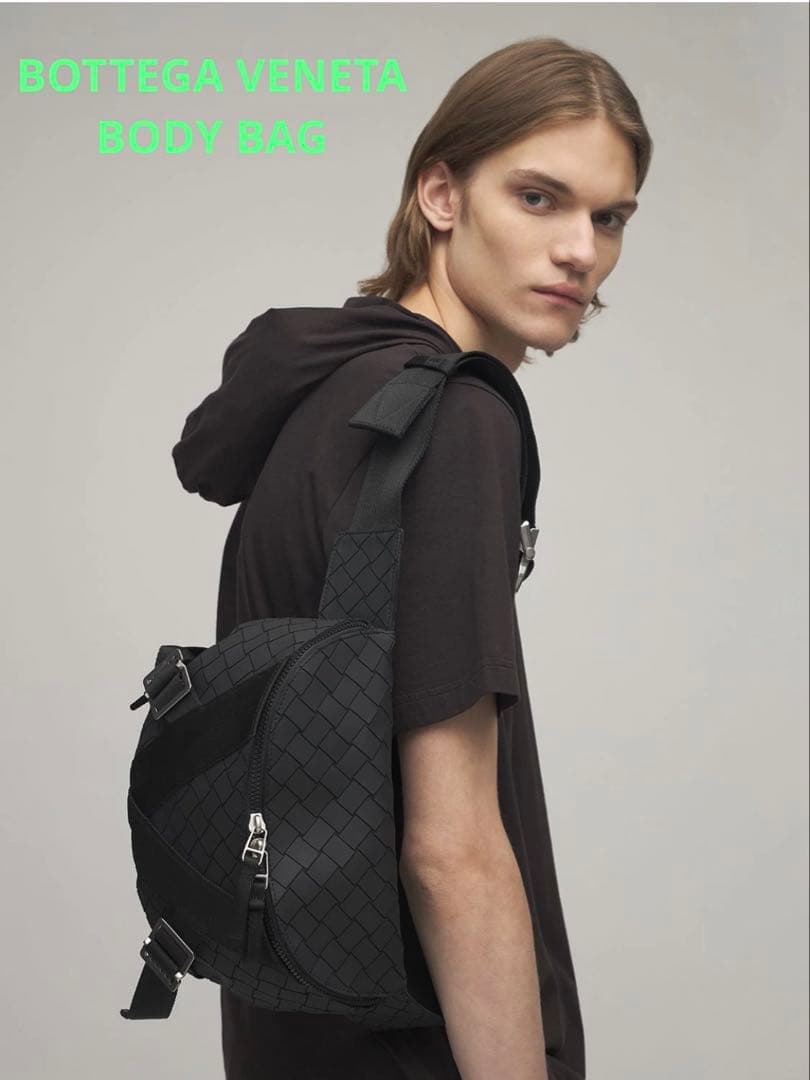 【美品】Bottega Veneta ブラック ベルトバッグ 定価9.9万円