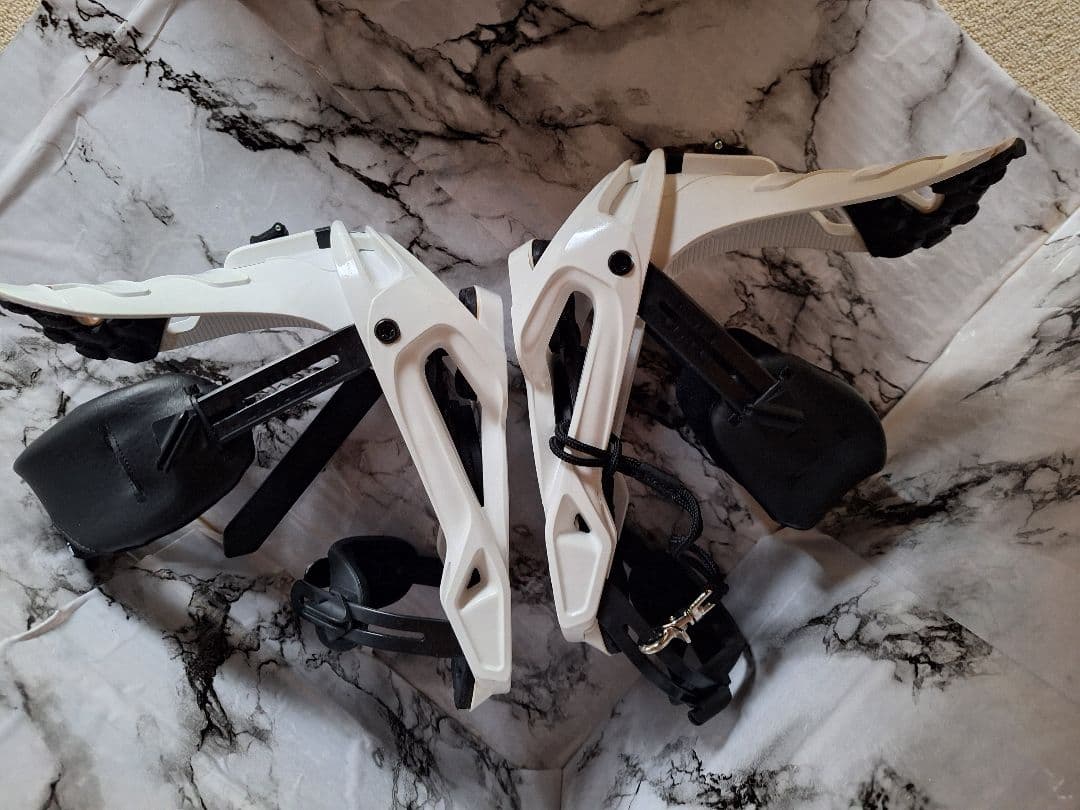 SALOMON サロモン　リズム　スノーボードビンディング