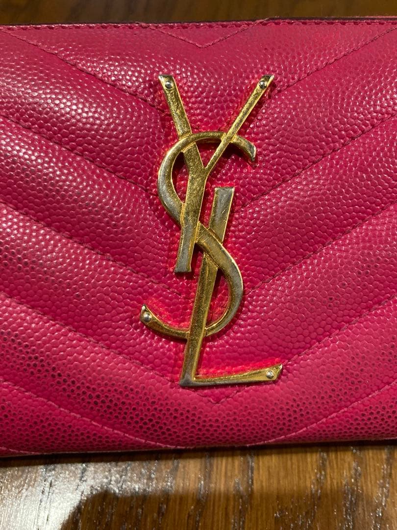 サンローラン　長財布　ラウンドジップ　カサンドラロゴ