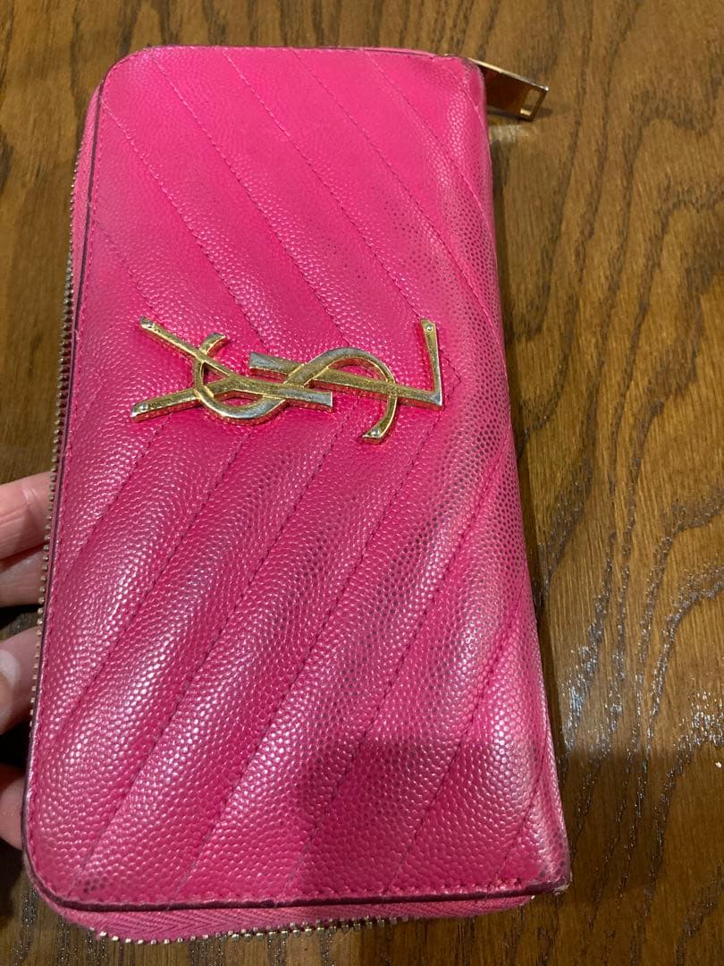 サンローラン　長財布　ラウンドジップ　カサンドラロゴ