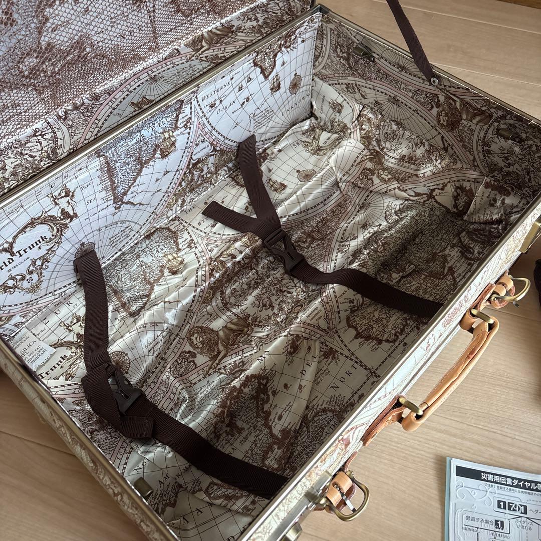 WORLD TRUNK キャリーケース　地図柄　40L