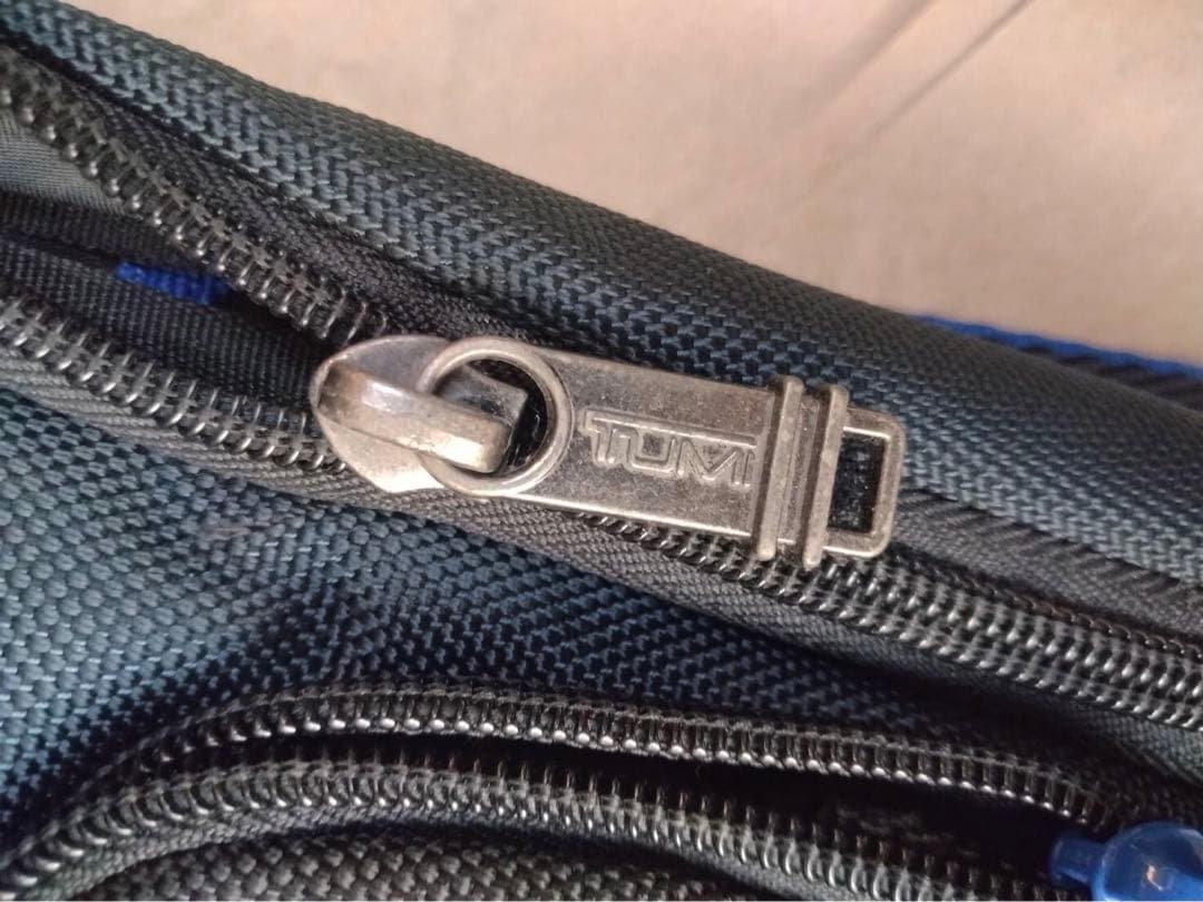 TUMI トゥミ ボディバッグ スリングバッグ