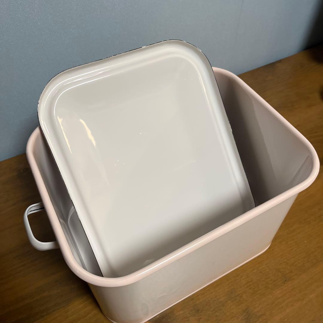 イマン　オデット　ホーロー缶