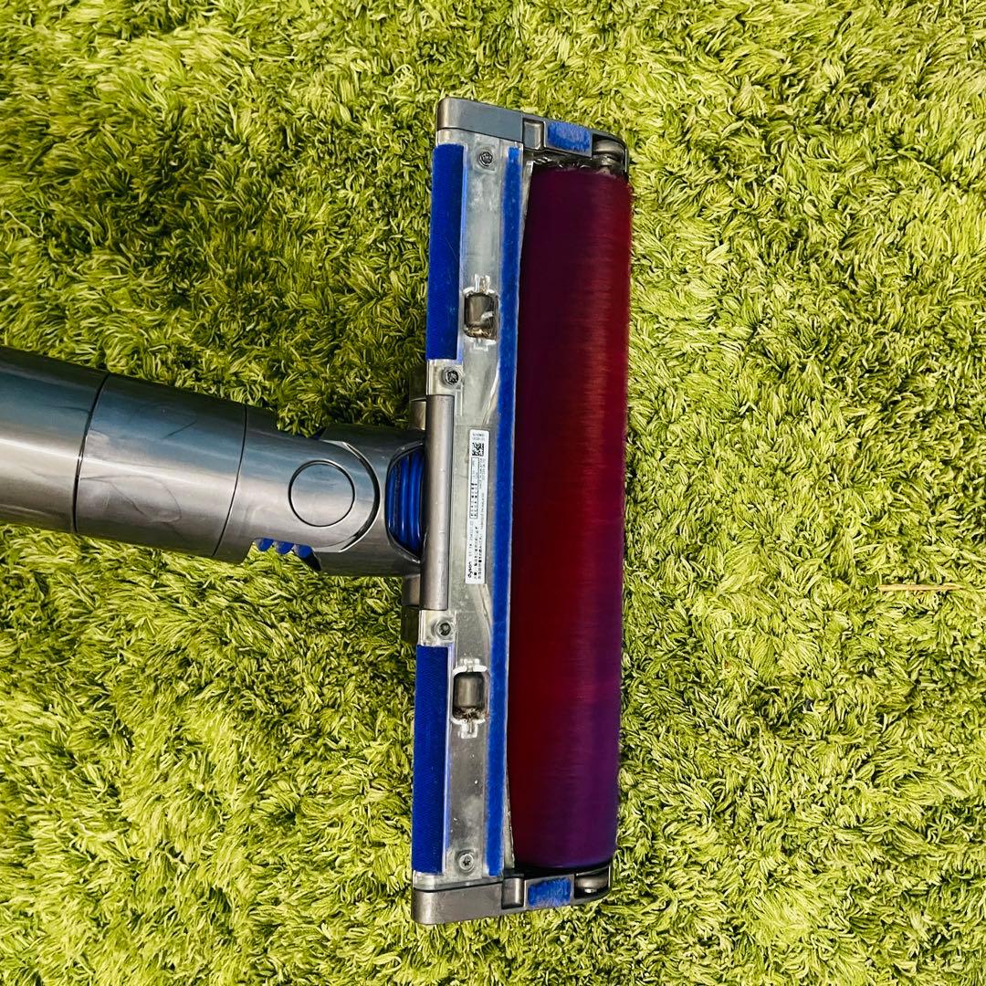 ダイソン SV18 ヘッドローラーとチャージャー付き