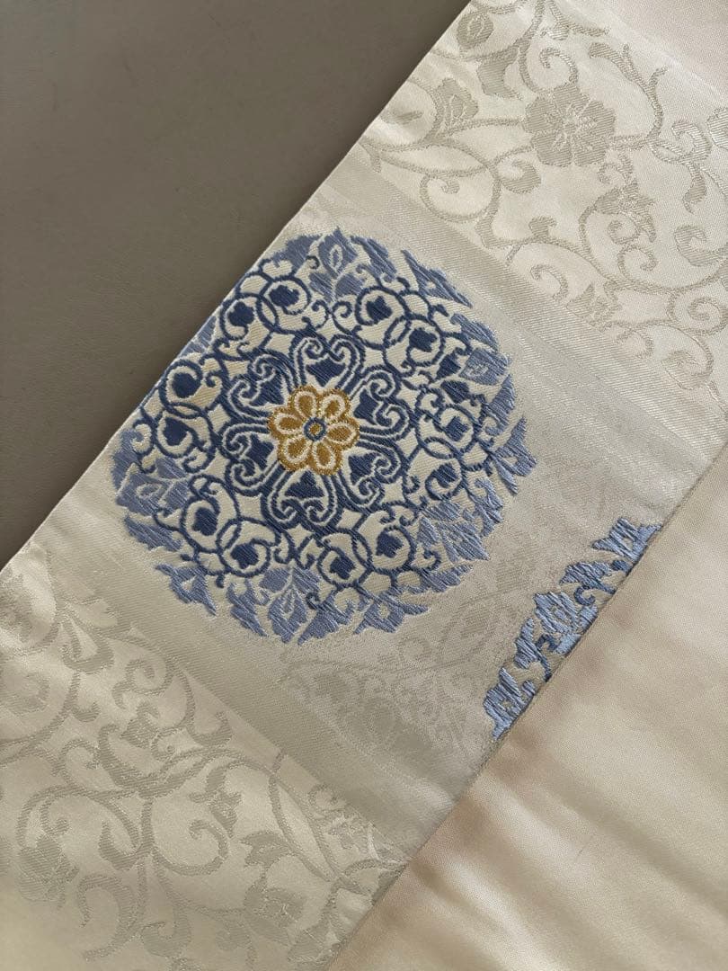 〈お楽しみ価格〉アイボリー ブルー華文 花唐草紋意匠 正絹 九寸名古屋帯 美品