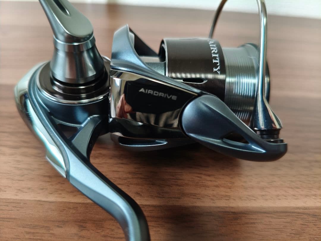 ［ほぼ新品］ダイワ 23エアリティ ST SF2000SS-H