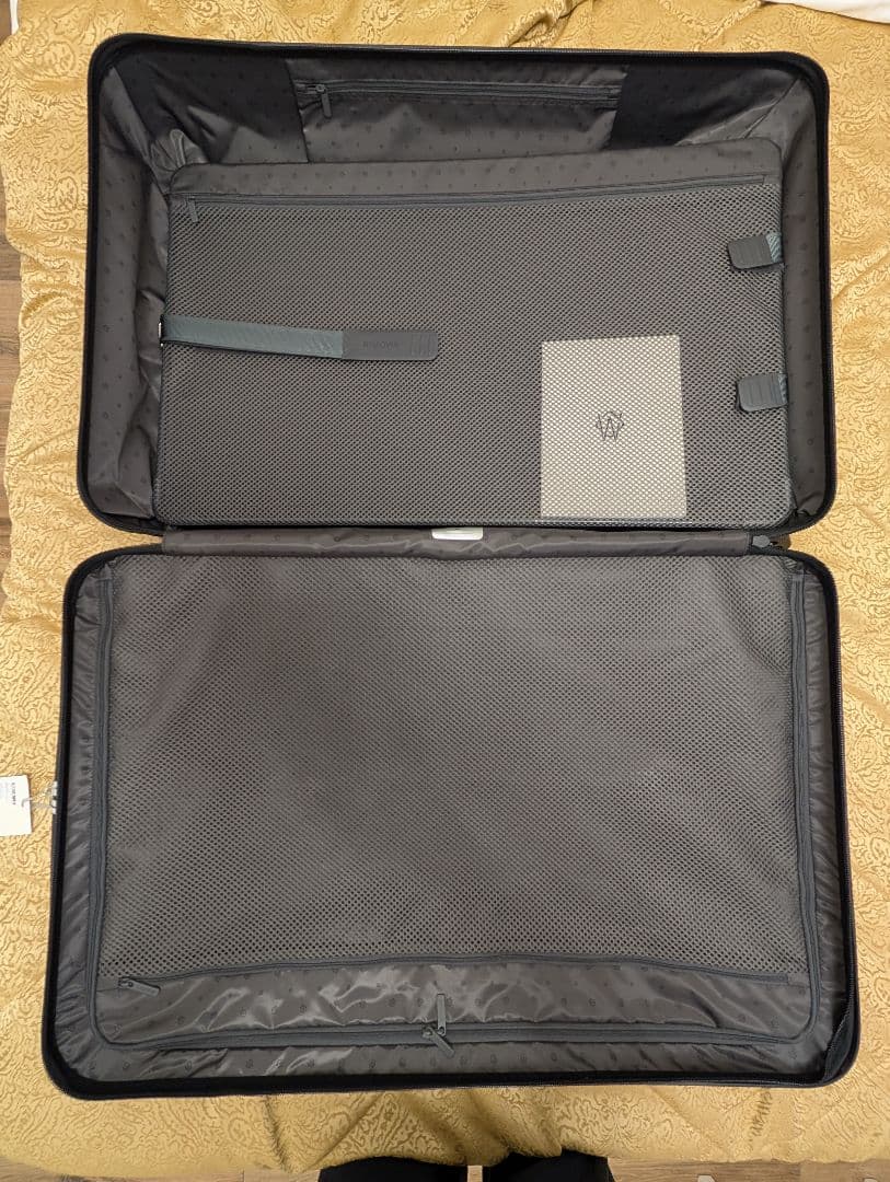 RIMOWA ESSENTIAL Check in L 　MATT BLACK