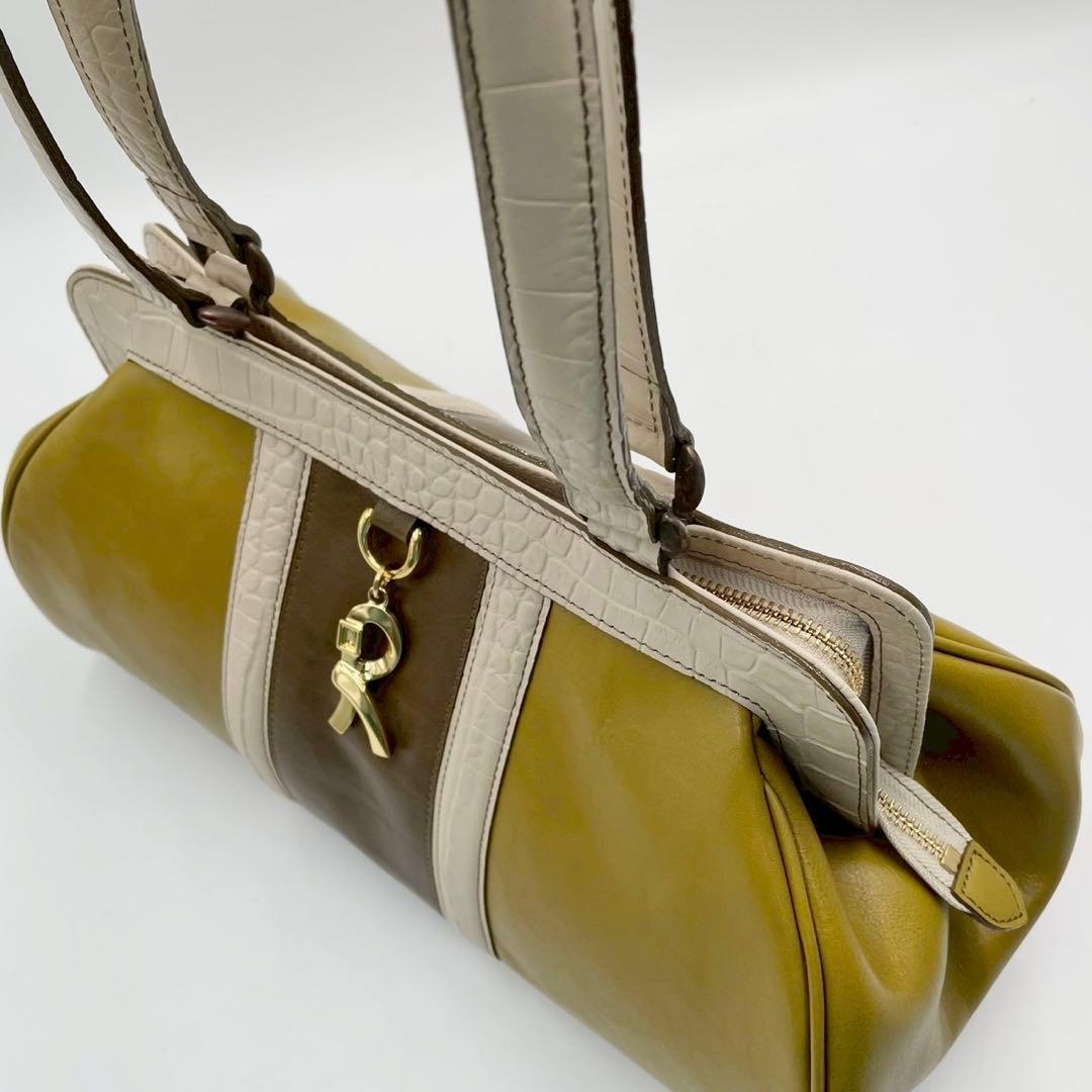 極美品 ロベルタディカメリーノ ロベルタクラシック レザー