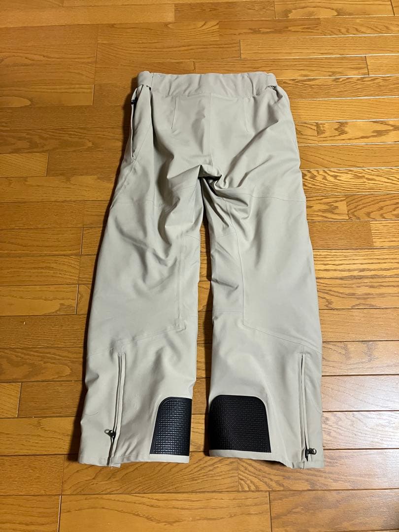 2023ONYONEオンヨネDEMO OUTER ジャケット・パンツ　上下セット