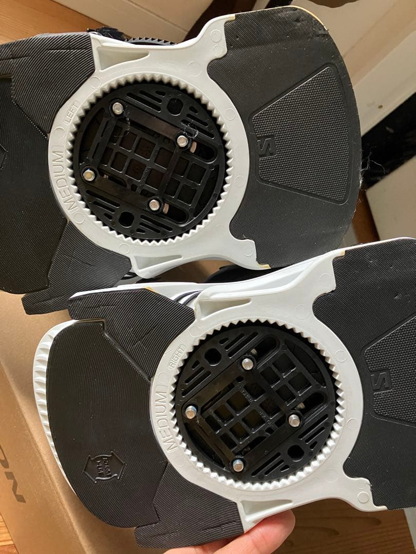 SALOMON HOLOGRAM ホログラム ビンディング M スノーボード