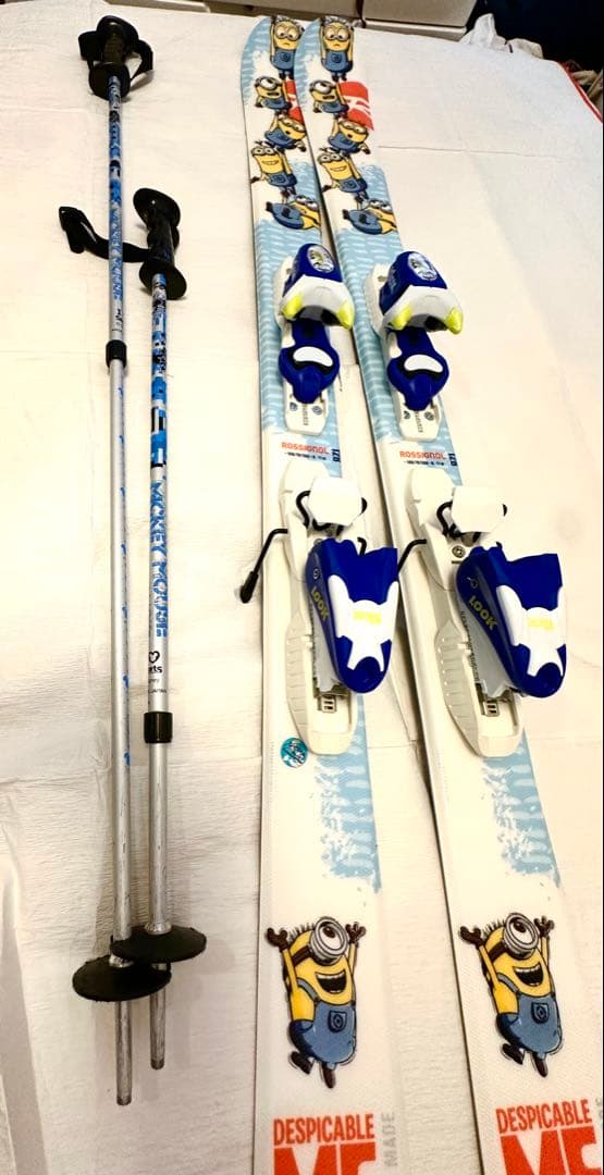 新品未使用 ROSSIGNOL ミニオンデザインスキーセット　128㎝