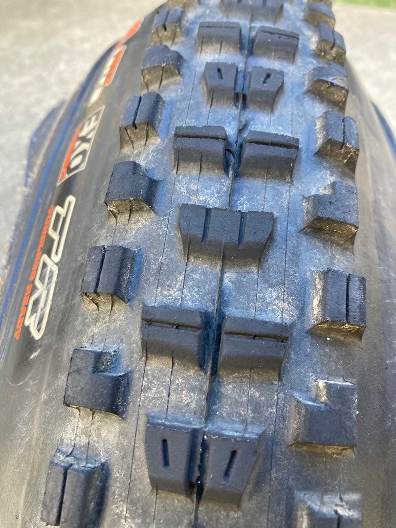 MAXXIS MINION DHR II 29x2.40 チューブレスタイヤ