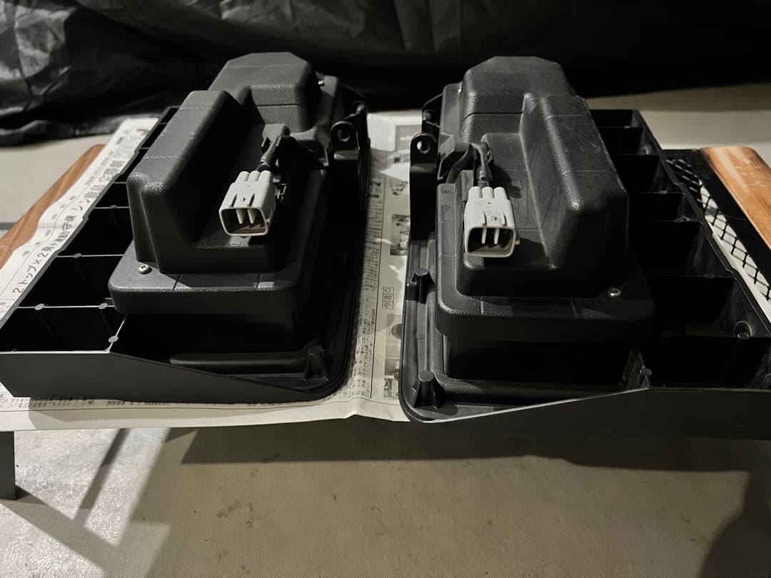 テールランプ 日野プロフィア純正　新品 LED&白熱タイプ