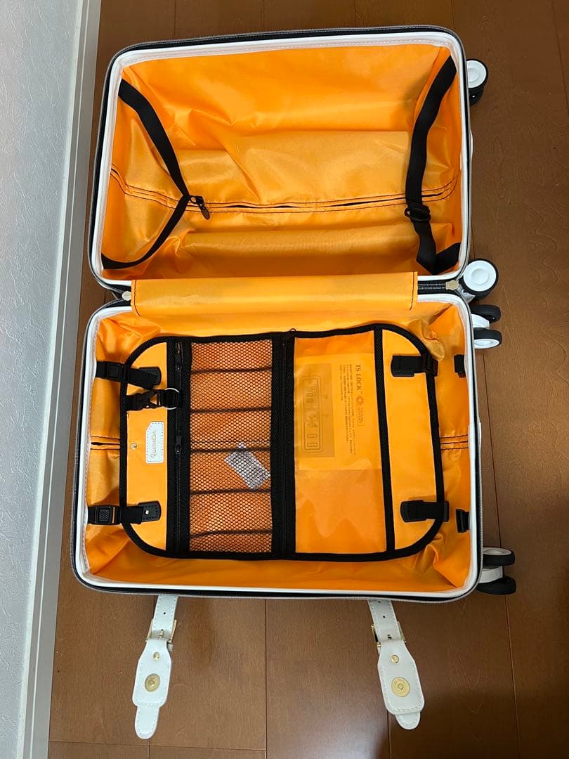 Resurrection レザレクション　キャリーケース