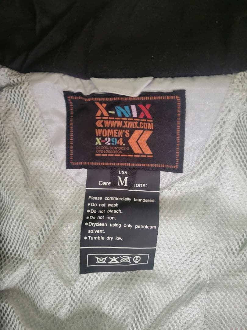 X-nix エクスニクス　スノボウェア 【￥9,000→¥8,000へ値下げ中】