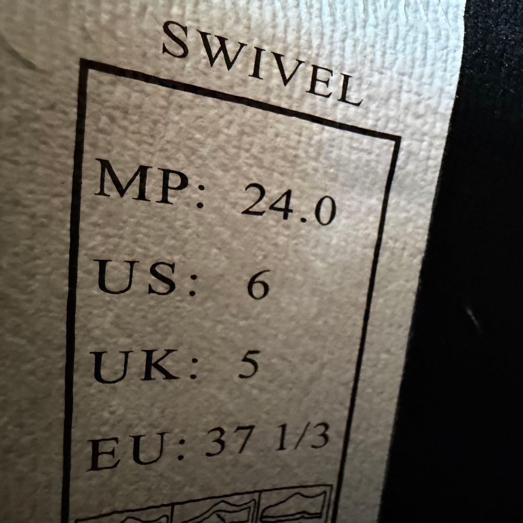 美品　SWIVELスウィベル　レディース　スノーボード4点　142cm かわいい