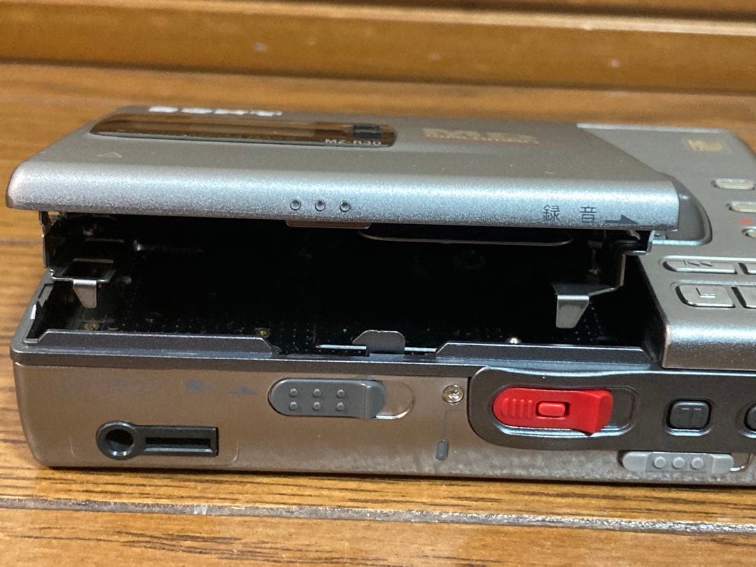 【再生確認済・美品】SONY MDウォークマン MZ-R30 箱 説明書付き