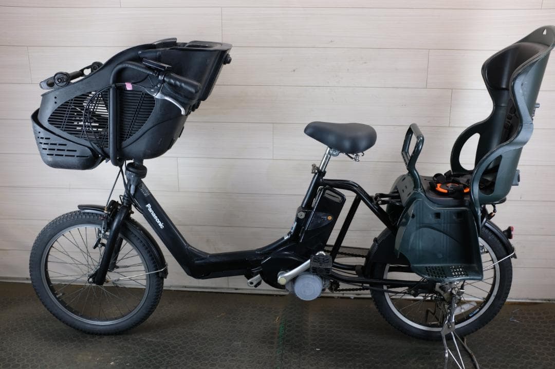 パナソニック ギュット　　20インチ　3段　8.9Ah（5点灯）充電器あり