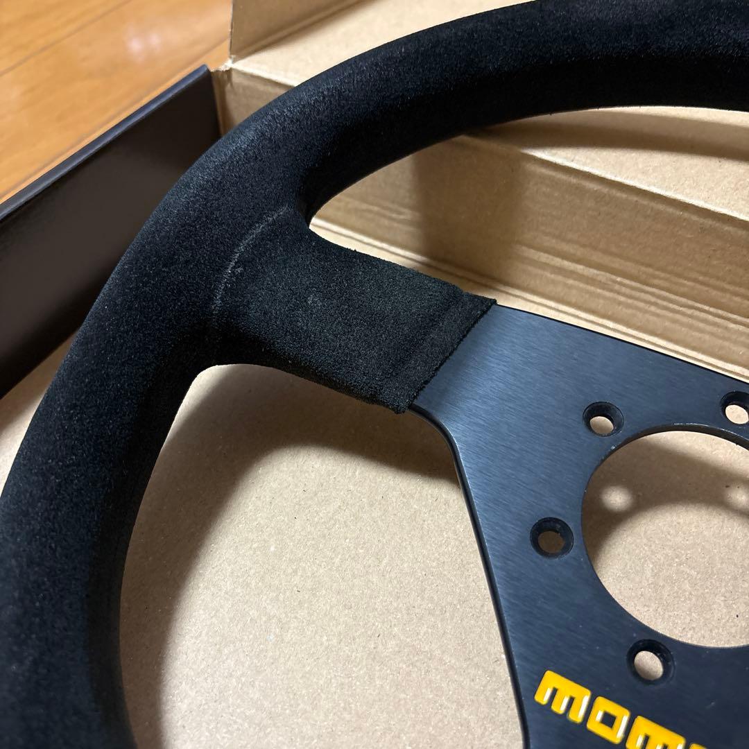 momo スエード ブラック ステアリング