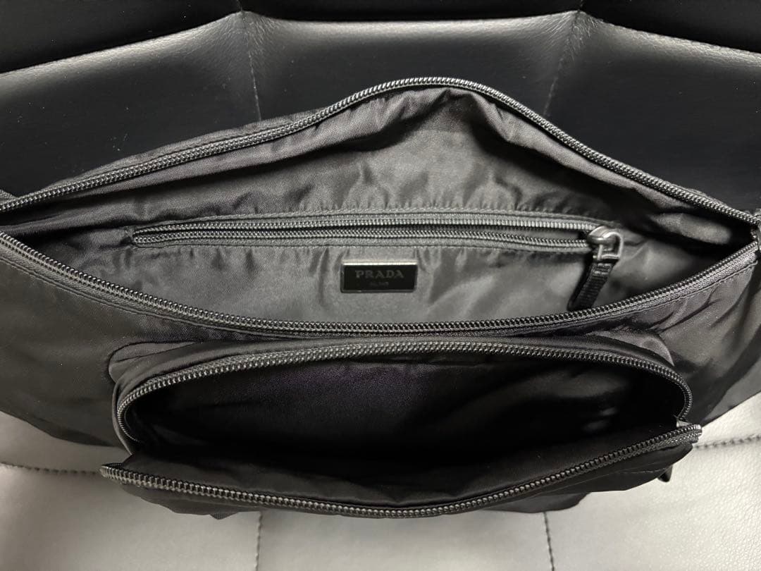 【極美品・正規品】PRADA プラダ 2VL005 ボディバッグ ブラック