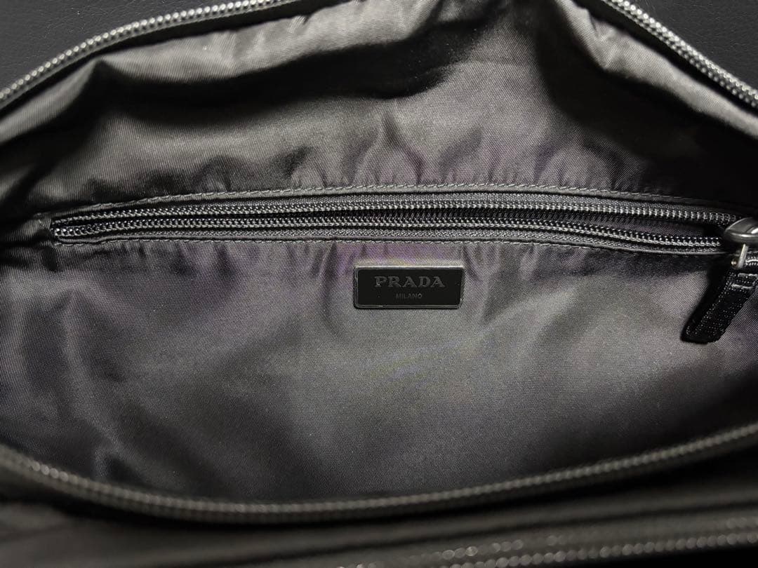 【極美品・正規品】PRADA プラダ 2VL005 ボディバッグ ブラック