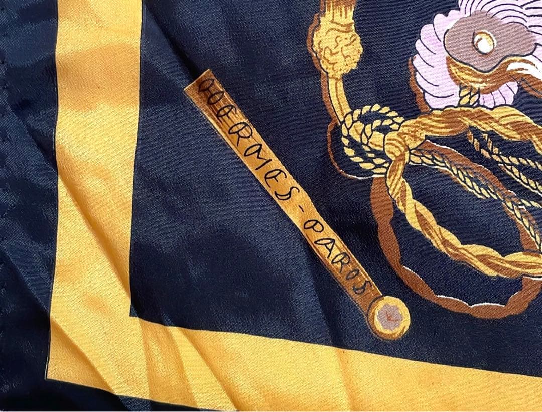 希少・極美品☆エルメス Brise de Charme 魅惑のそよ風 カレ90