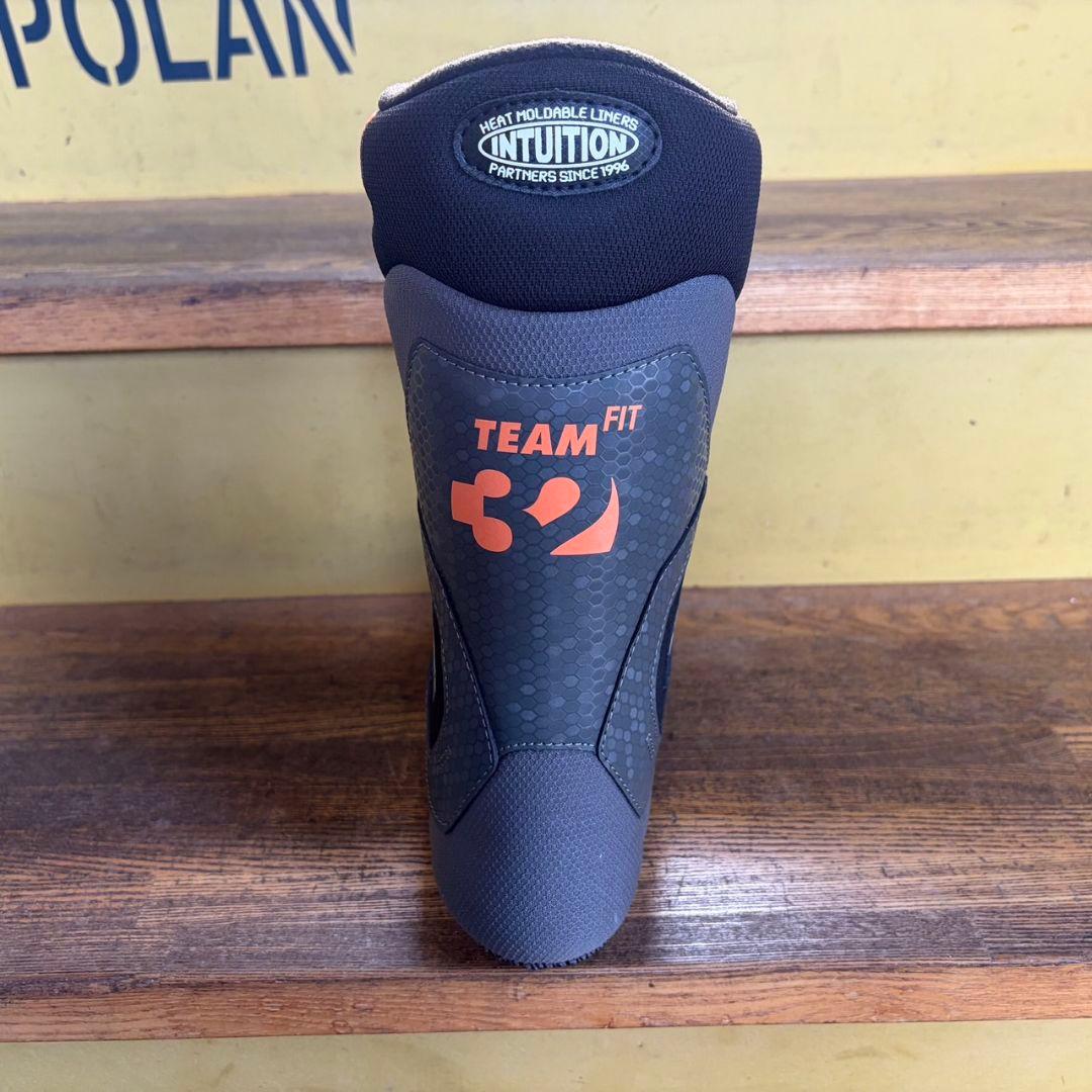 THIRTYTWO 2026 【LASHED】BLACK/GUM 27.5cm