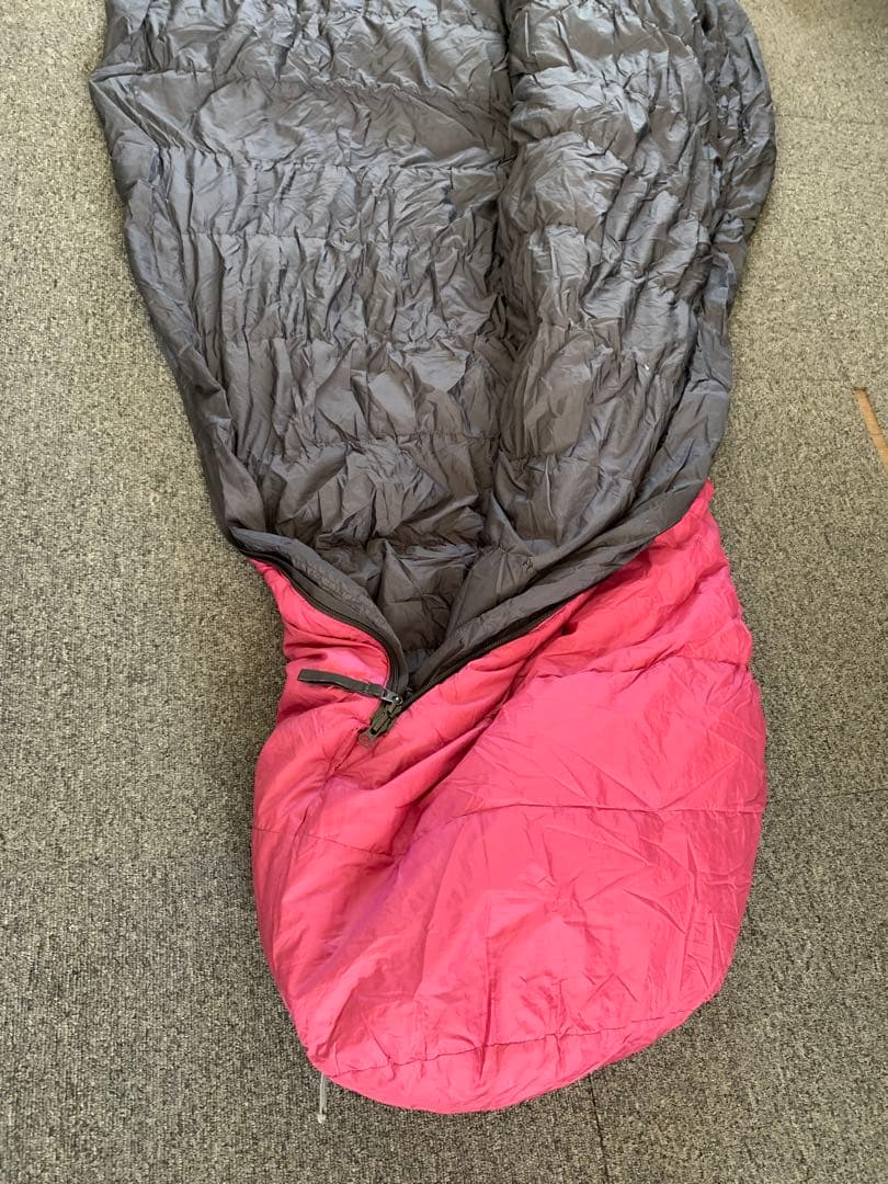 モンベル　シュラフ ダウンハガー#3 ワイン色