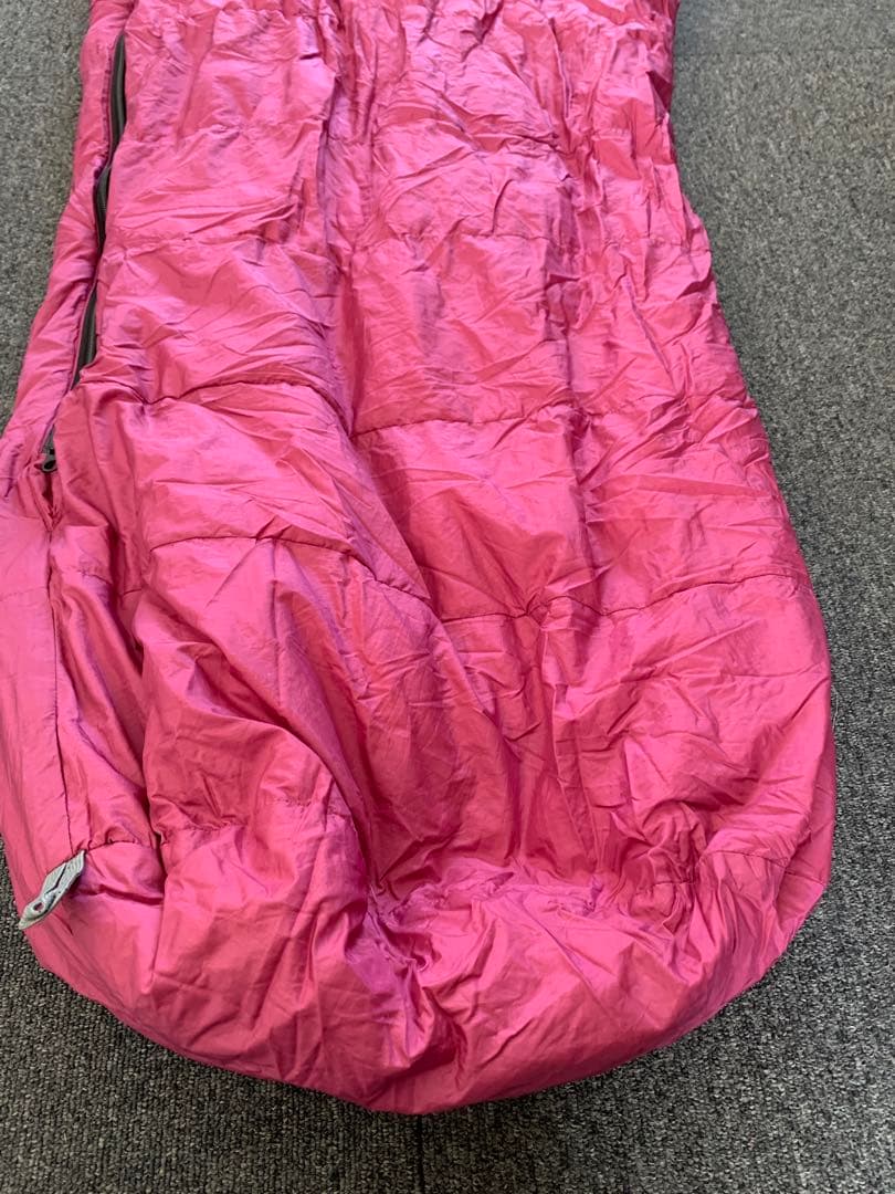 モンベル　シュラフ ダウンハガー#3 ワイン色