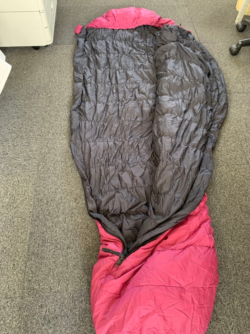 モンベル　シュラフ ダウンハガー#3 ワイン色