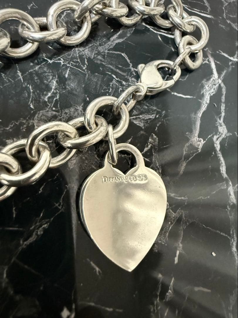 Tiffany & Co. シルバーブレスレット ハート型チャーム付き