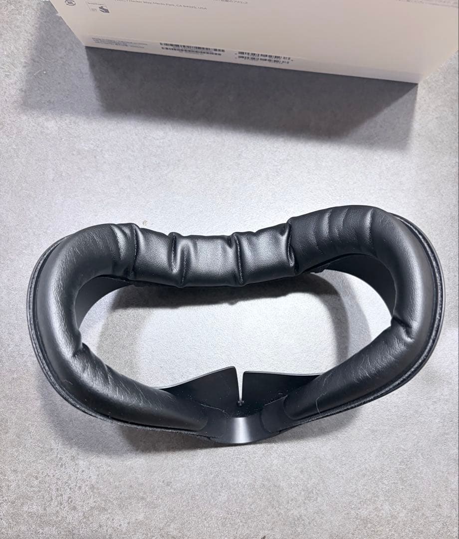 【ヘッドストラップ、フェイスカバー付き】メタクエスト3s 128gbモデル