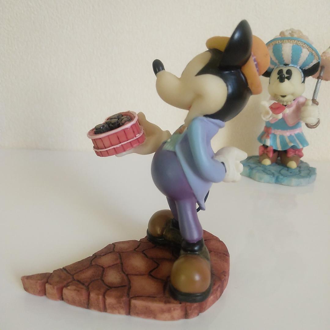ミッキーマウス ・ ミニーマウス　　　　　エネスコ　フィギュア