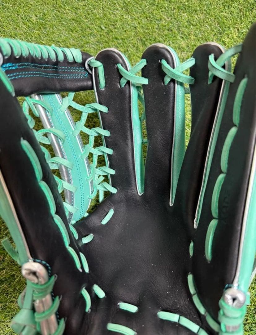 ワンオブジアンサー 硬式 外野手用 グラブ 万波モデル