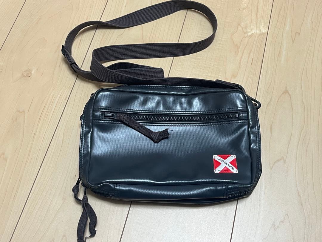 LUGGAGE LABEL 黒 ショルダーバッグ 赤タグ
