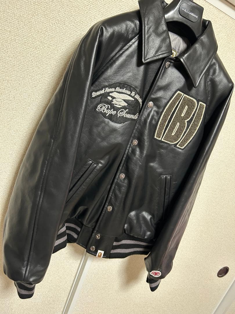 新品未使用 アベイシングエイプ レザージャケット スタジャン M