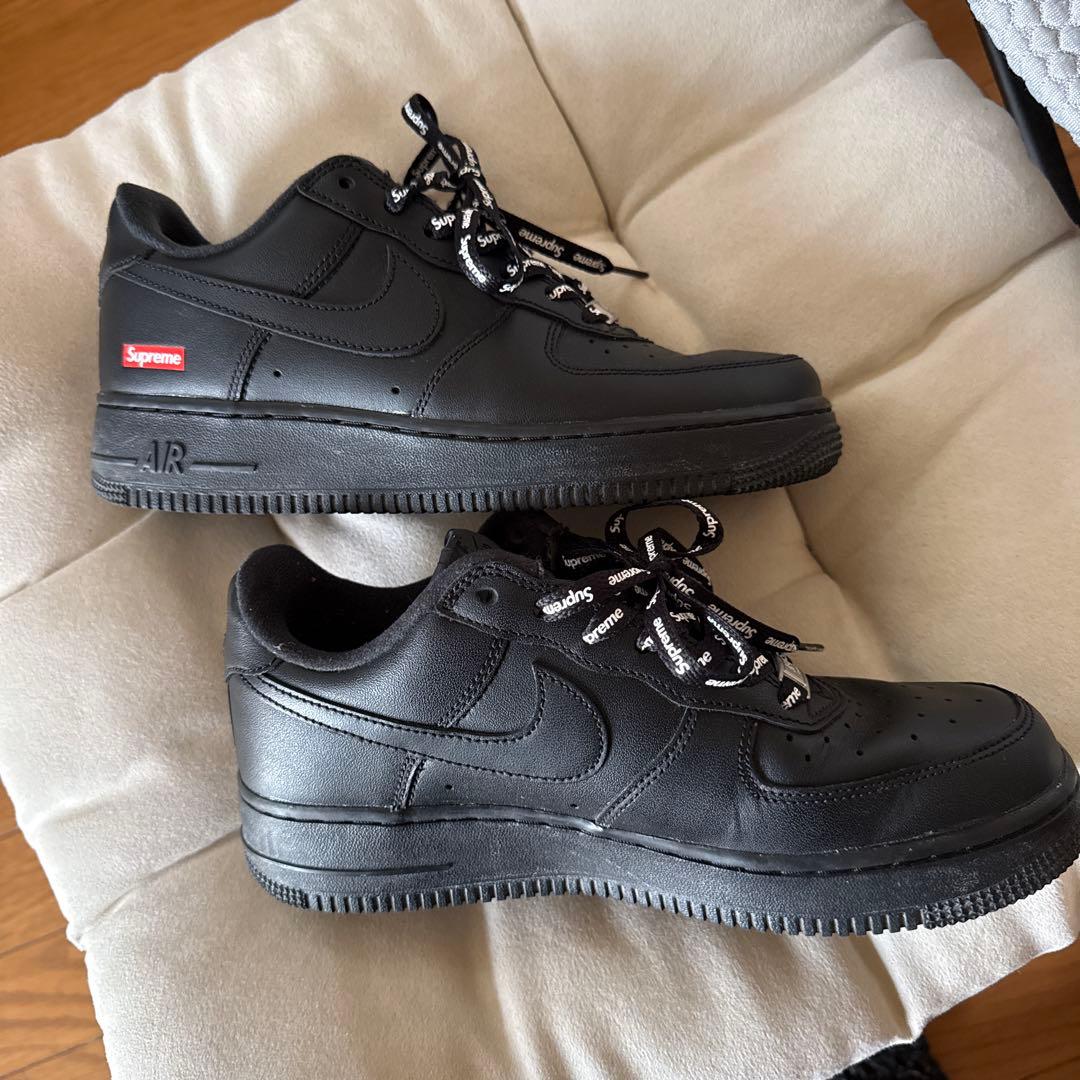 Nike Air Force 1 Supreme ブラック