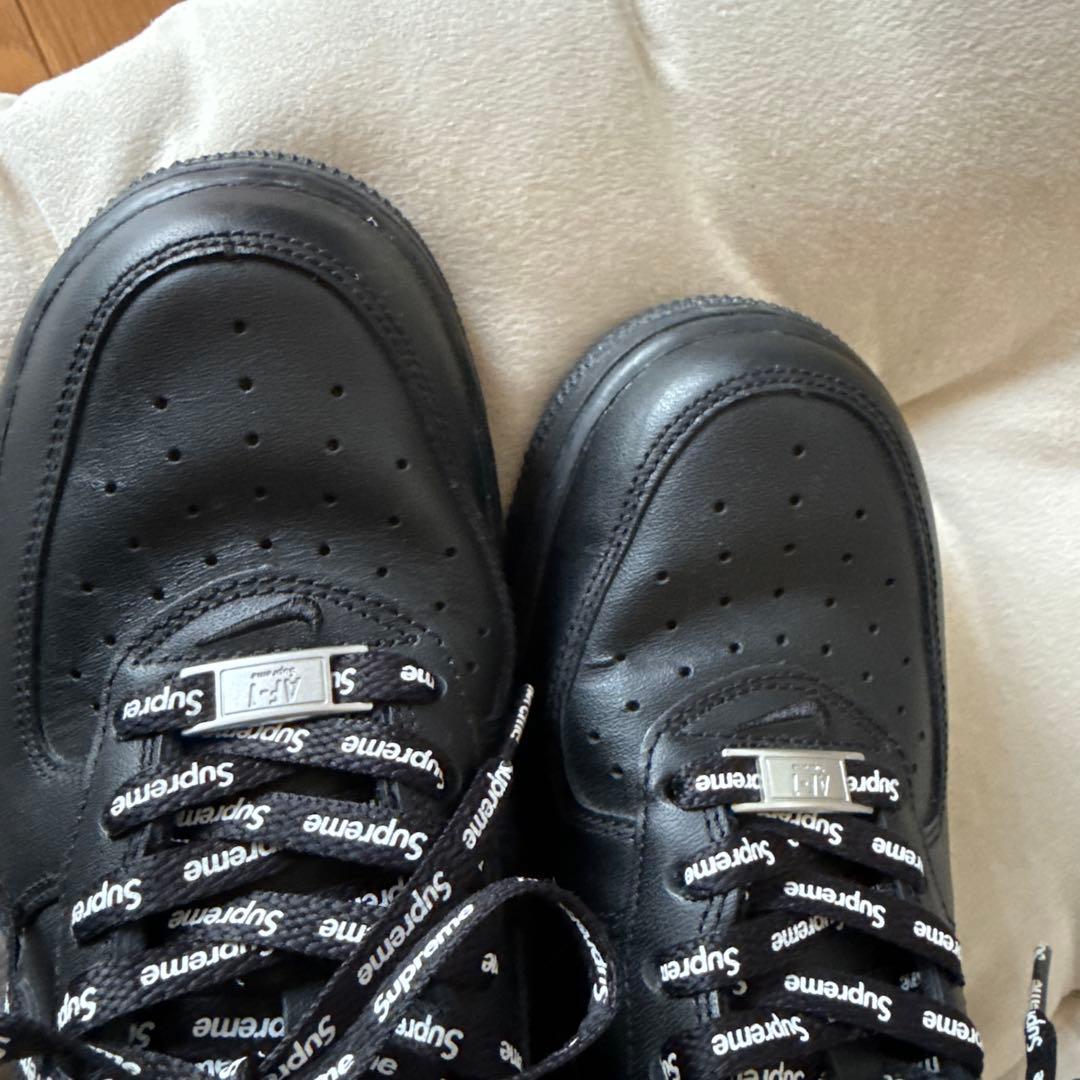 Nike Air Force 1 Supreme ブラック