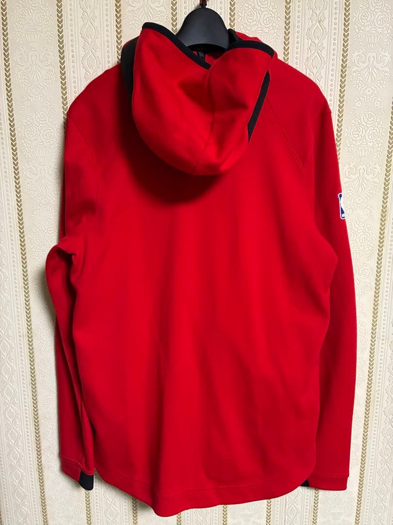 新品NIKE NBA シカゴ・ブルズ フード付きジャケット