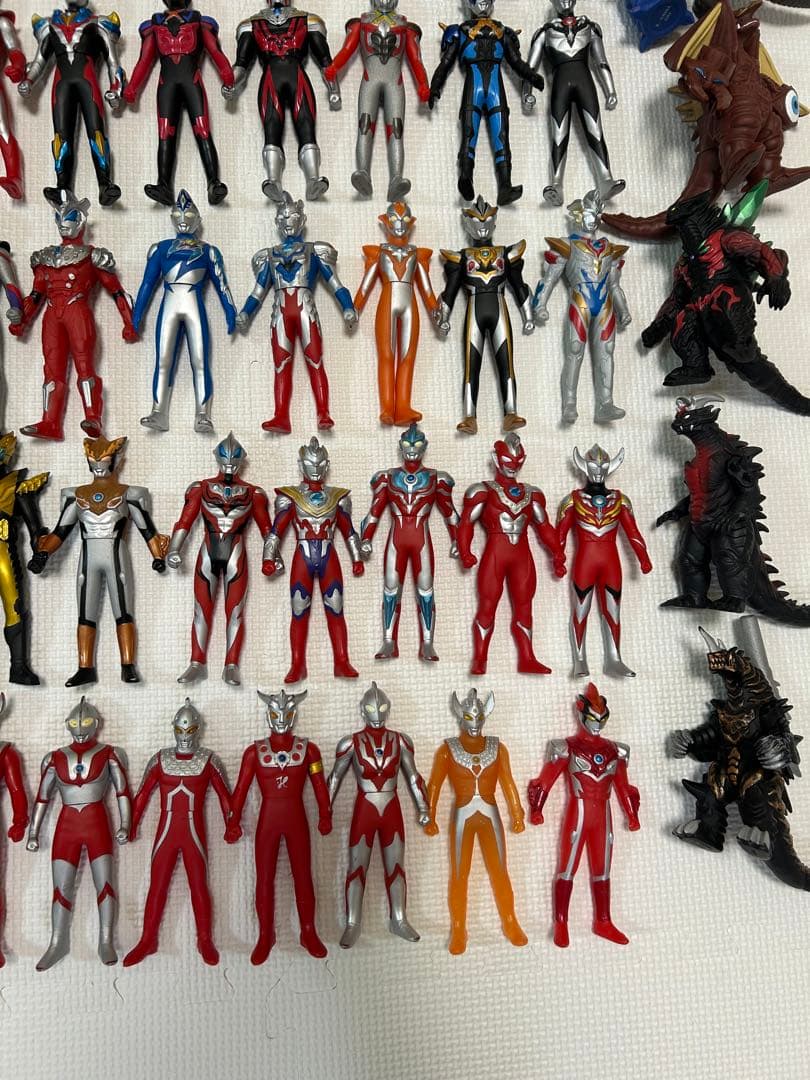 ウルトラマン　怪獣　ソフビ　まとめ売り　63体　ボックス付き