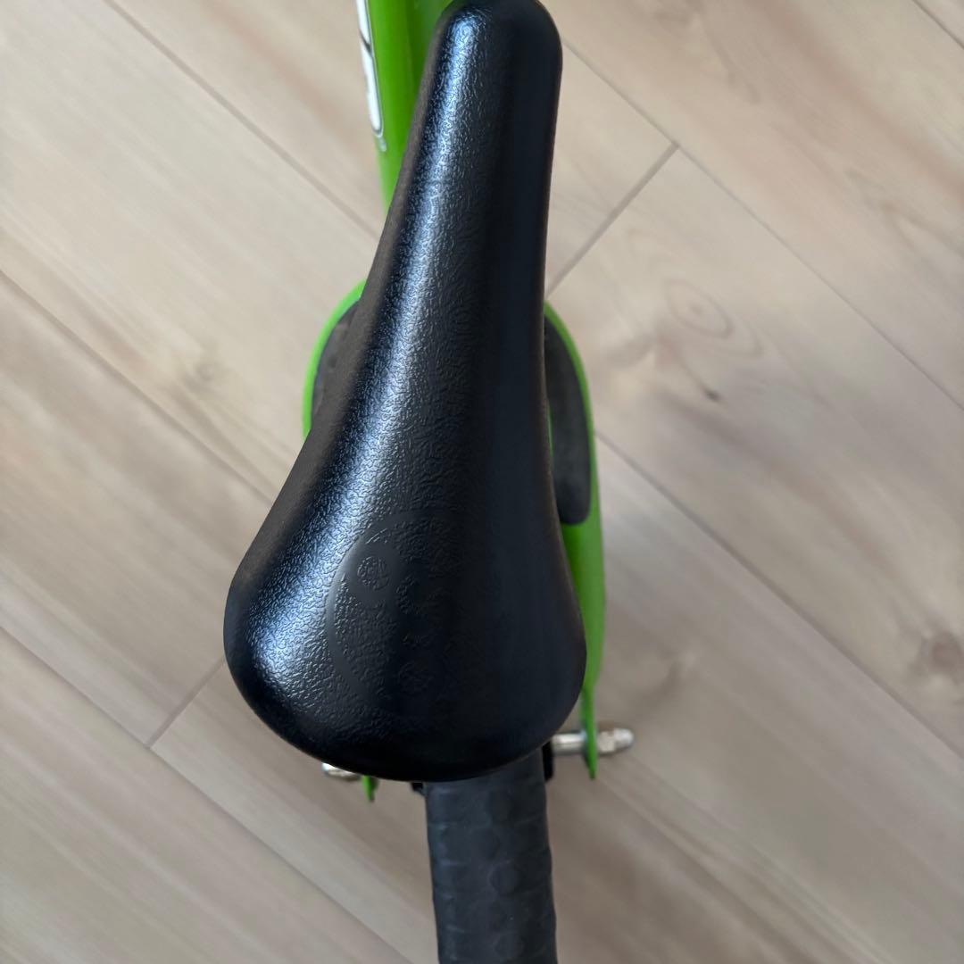 STRIDER バランスバイク 緑色　スポーツ