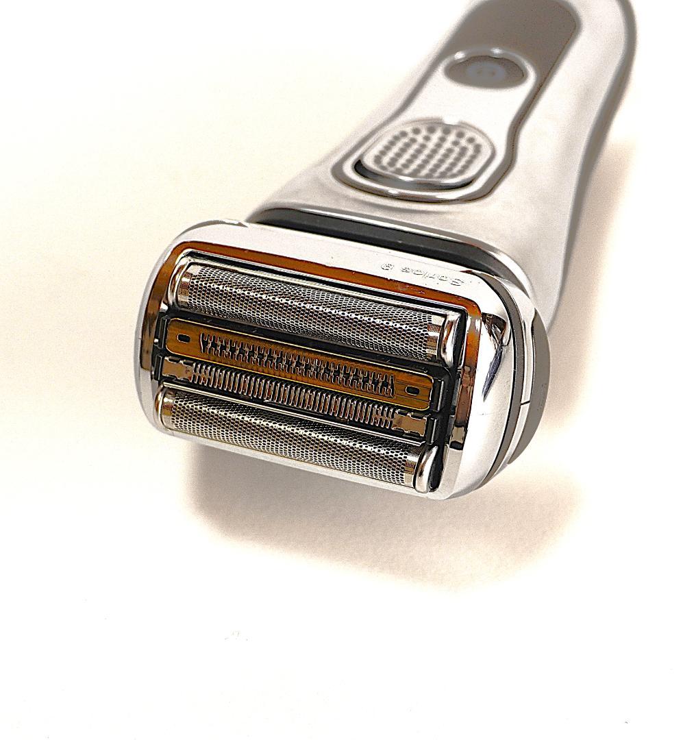 【美品】ブラウンシリーズ９/電気シェーバー/Type5791/4枚刃（Z3）