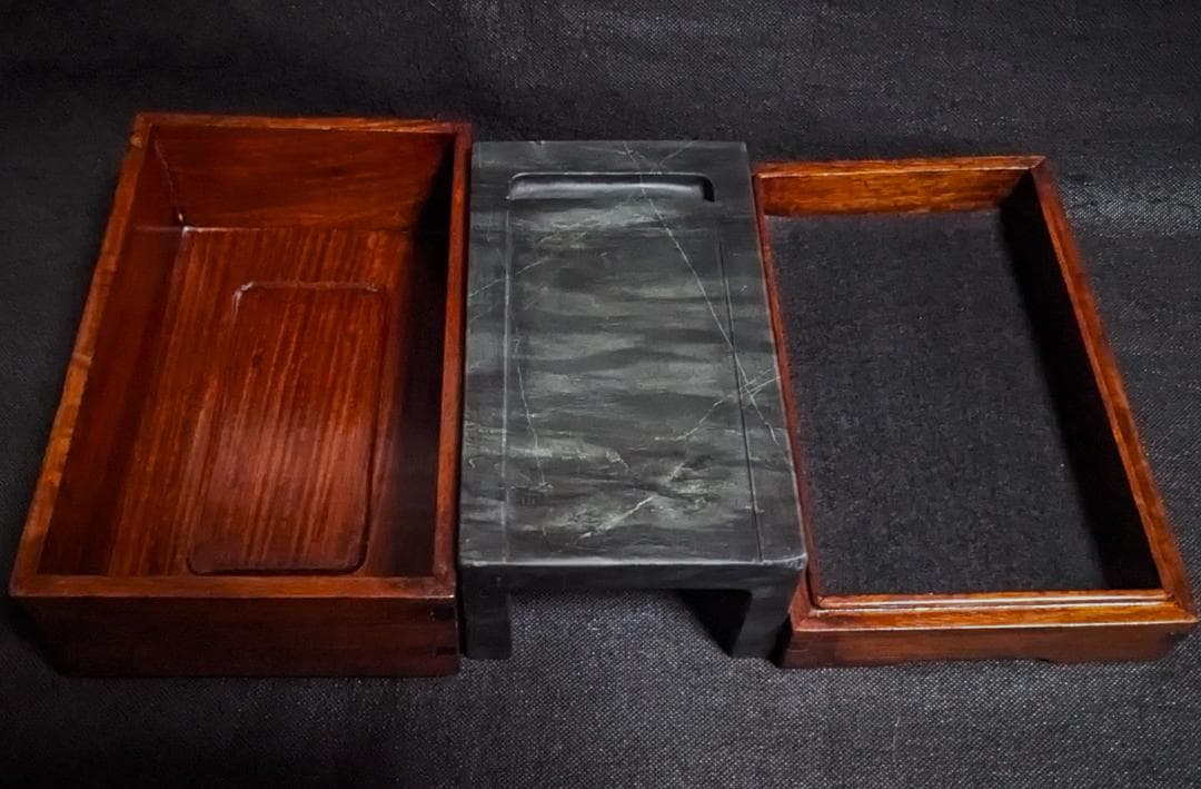 【歙州太史硯】◆水波紋・眉子紋・銀線・銀華紋の蒼黒美石◆約八吋◆唐木箱◆龍尾山