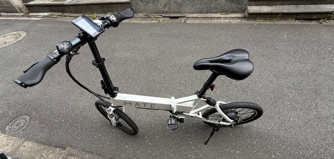 MATE CITY 日本限定カラー白