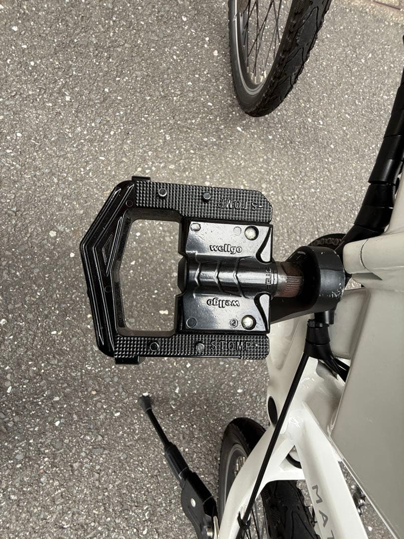 MATE CITY 日本限定カラー白