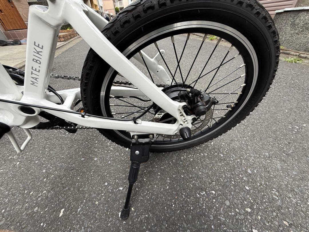 MATE CITY 日本限定カラー白